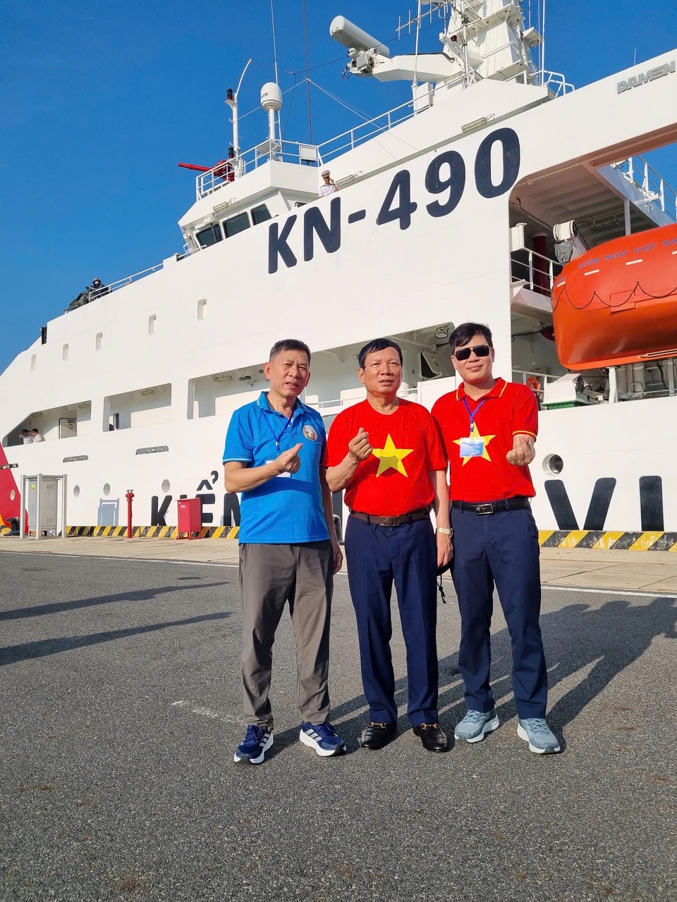 1JMT1IU1B_89P1O8 (1).jpg