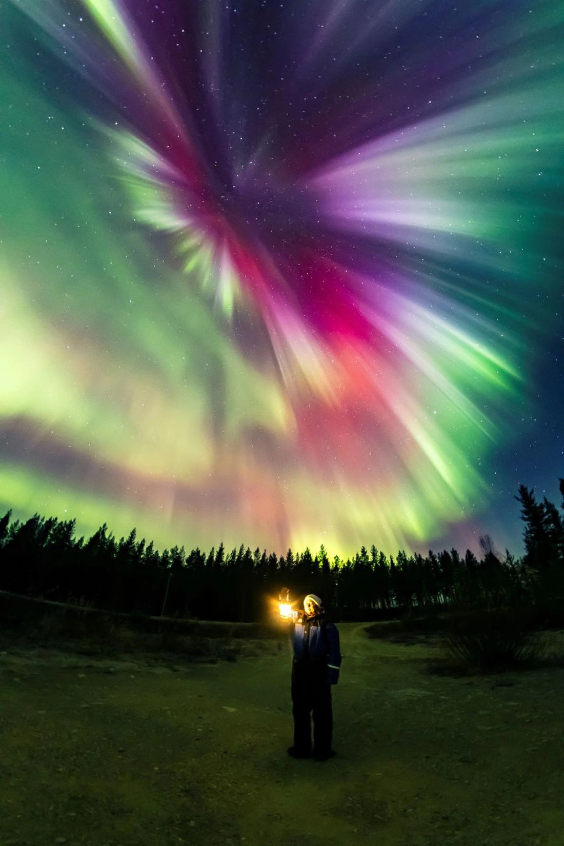 2024-10-08t103453z-339392984-rc2xfaab2kno-rtrmadp-3-finland-northernlights-1728720792036268909270.webp