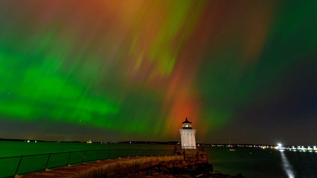 2024-10-11t034655z-1447359903-rc23iaau1d6j-rtrmadp-3-usa-weather-aurora-17287201642541859199473.webp