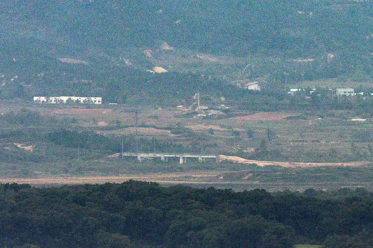 2024-10-14t073824z843228051rc27kaab65a6rtrmadp3northkorea-southkorea-border-1728965194757573416746.jpg.webp