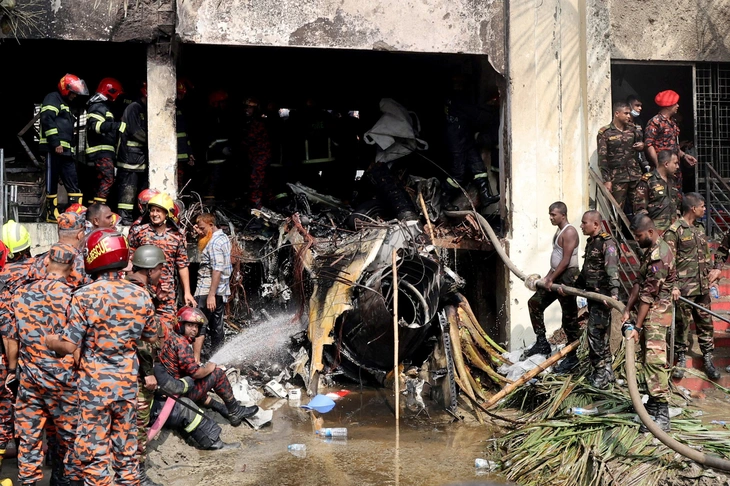 2025-07-21t133423z287554416rc2wqfaoo811rtrmadp3bangladesh-crash-17531069040161995779909.webp