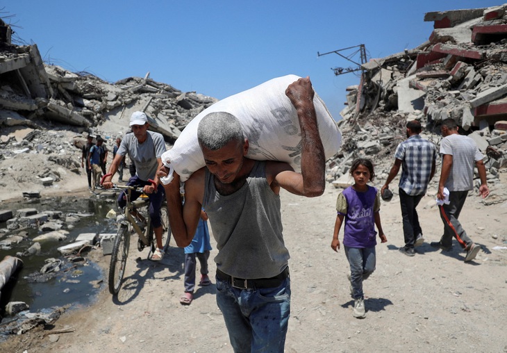 2025-07-27t133847z1512541601rc2xufa8r8m7rtrmadp3israel-palestinians-gaza-aid-1753664232118361372884.jpg