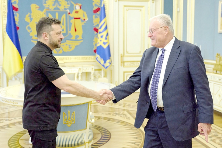 2025-08-25t180739z582201073rc2degac1tvqrtrmadp3ukraine-crisis-zelenskiy-kellogg-read-only-17562219683392082067863.jpg.webp