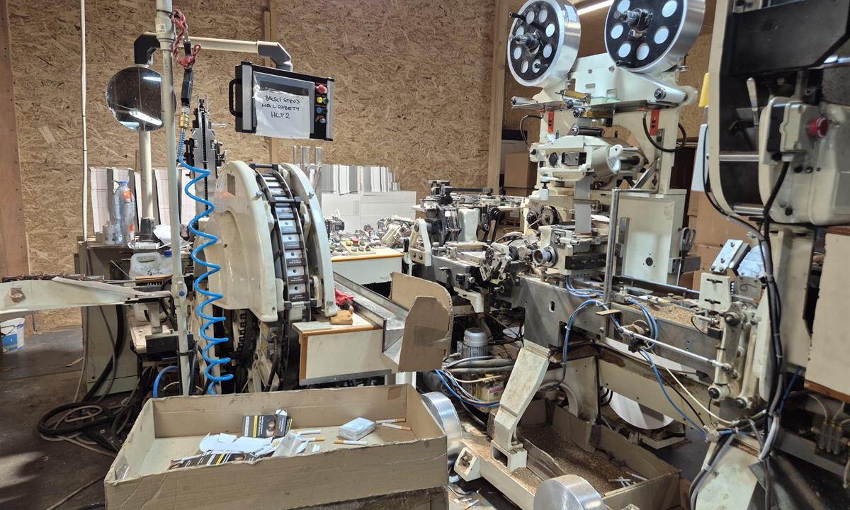 2025-12-16-1059Balicí stroj.jpg