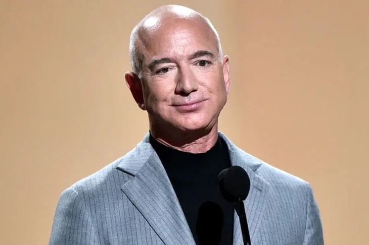231103-jeff-bezos-mn-1315-d8a268-17301680741781393318312.jpeg.webp