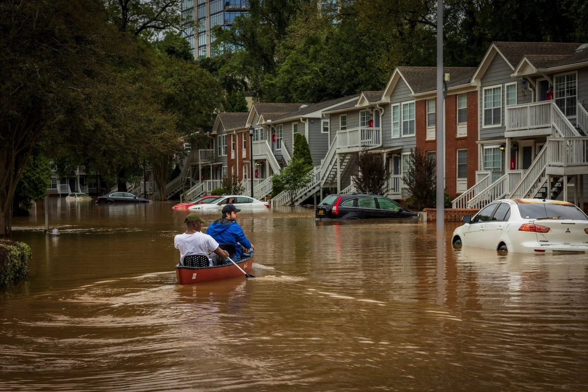 27nat-hurricane-02-cfkm-superjum-17275789947862006225272.jpg.webp