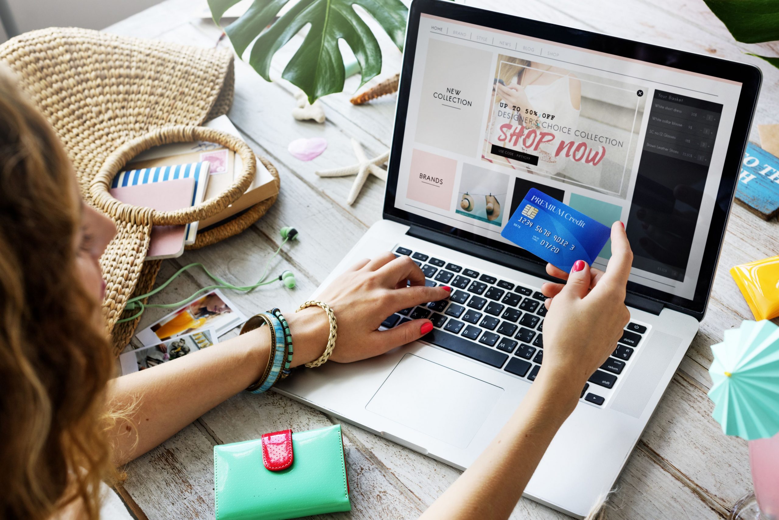 7b04909f-eshop-e-commerce-shutterstock_461355724-scaled.jpg