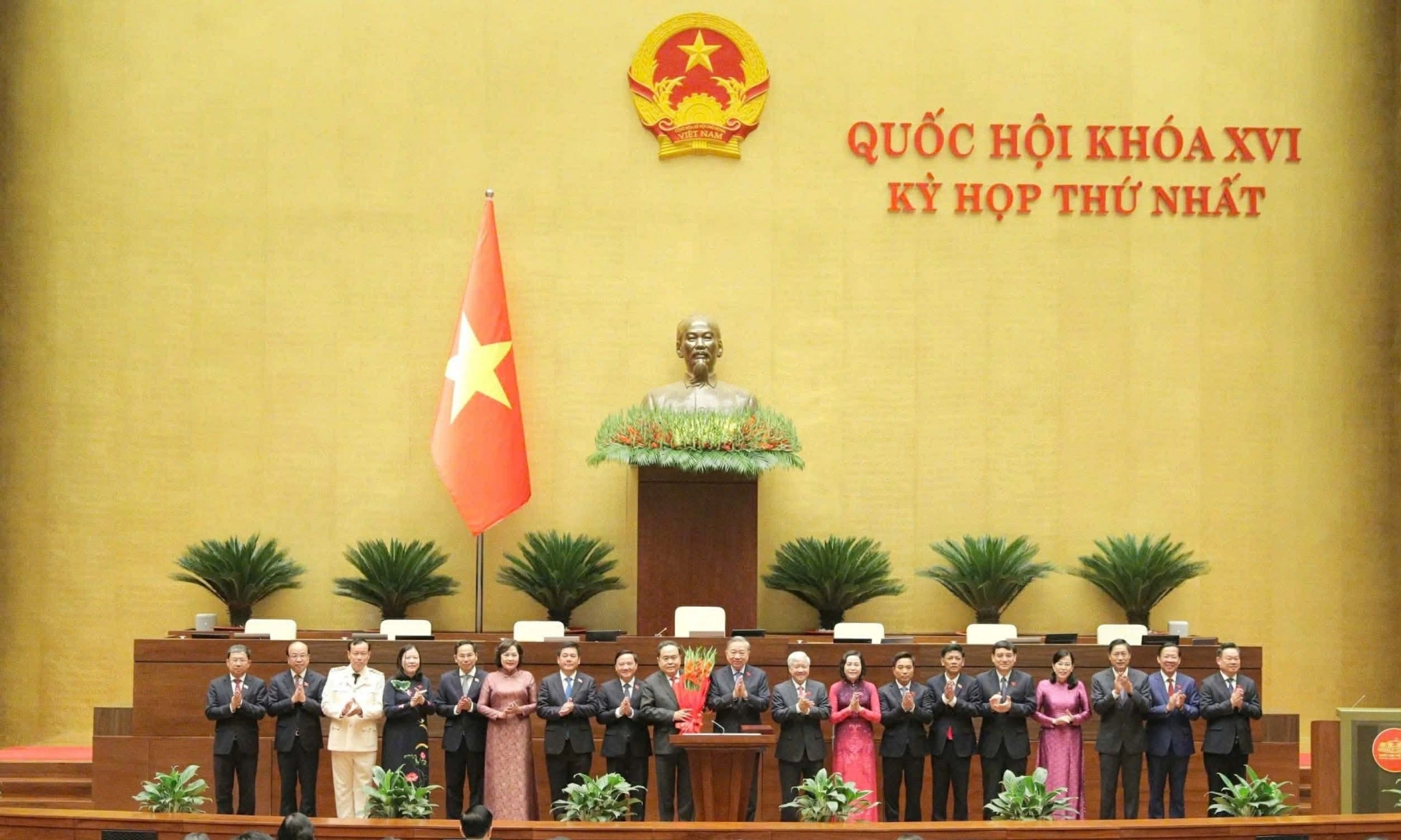 9 lãnh đạo QH.webp