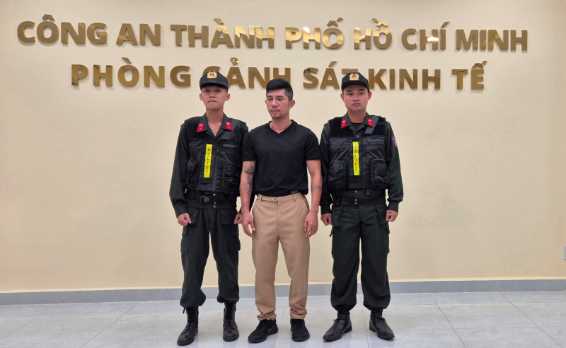 Anh_1_Thi_hanh_Lenh_LBQ-1761221833922.jpg