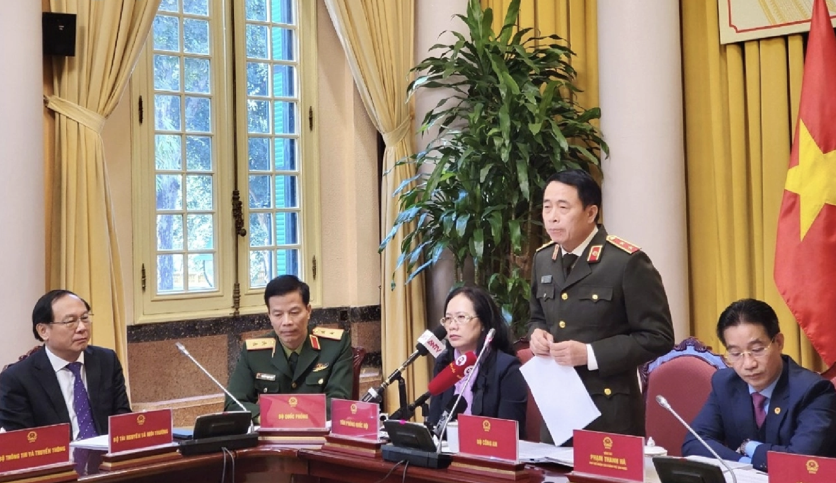 Ảnh màn hình 2023-12-25 lúc 07.44.22.png