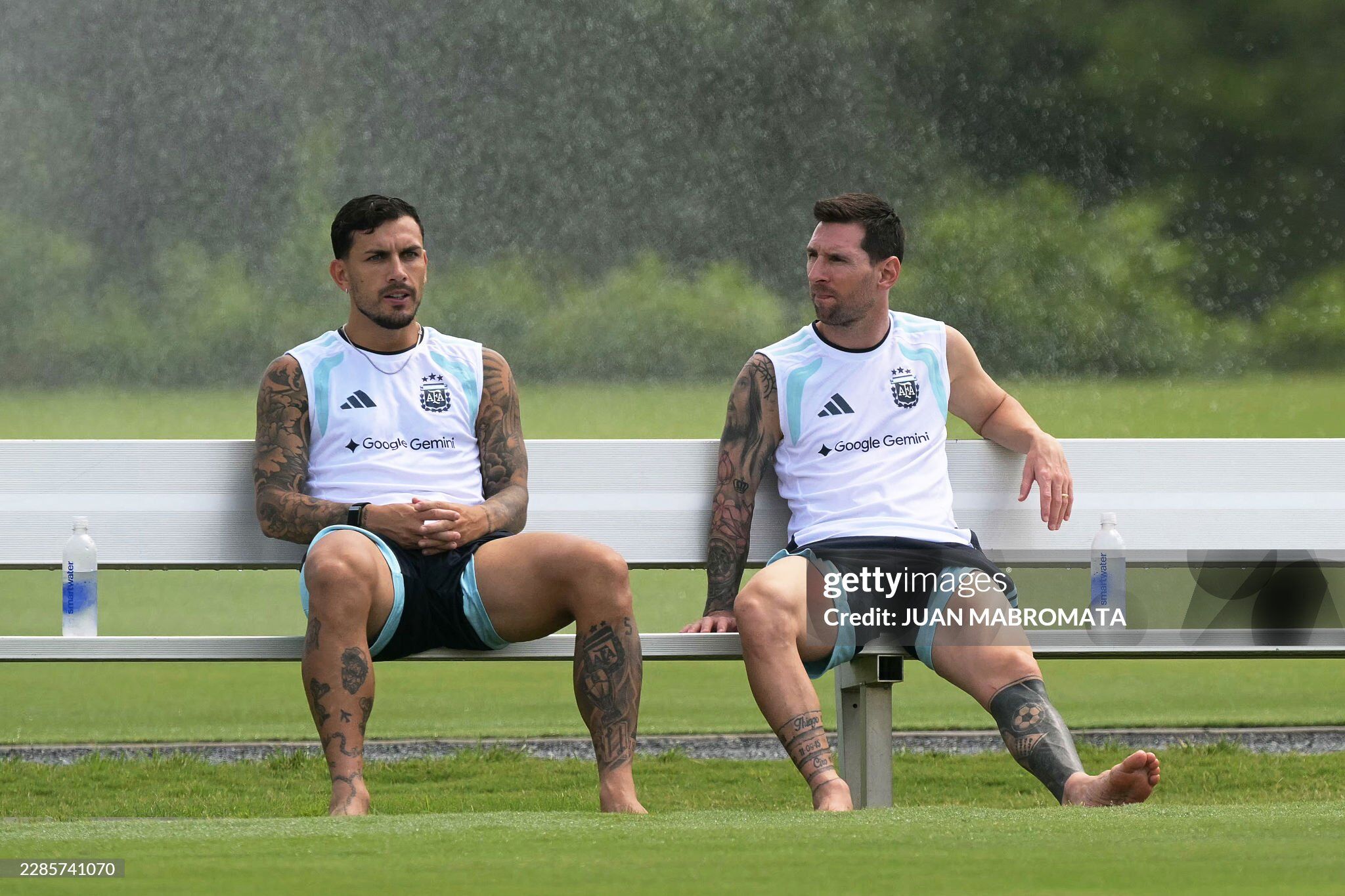 Argentina-so-tai-Tay-Ban-Nha-Sieu-sao-Messi-gay-sot-voi-tuyet-chieu-tap-messi-argentina-t---p-luy---n-11-1784369189-668-width2048height1365.jpg