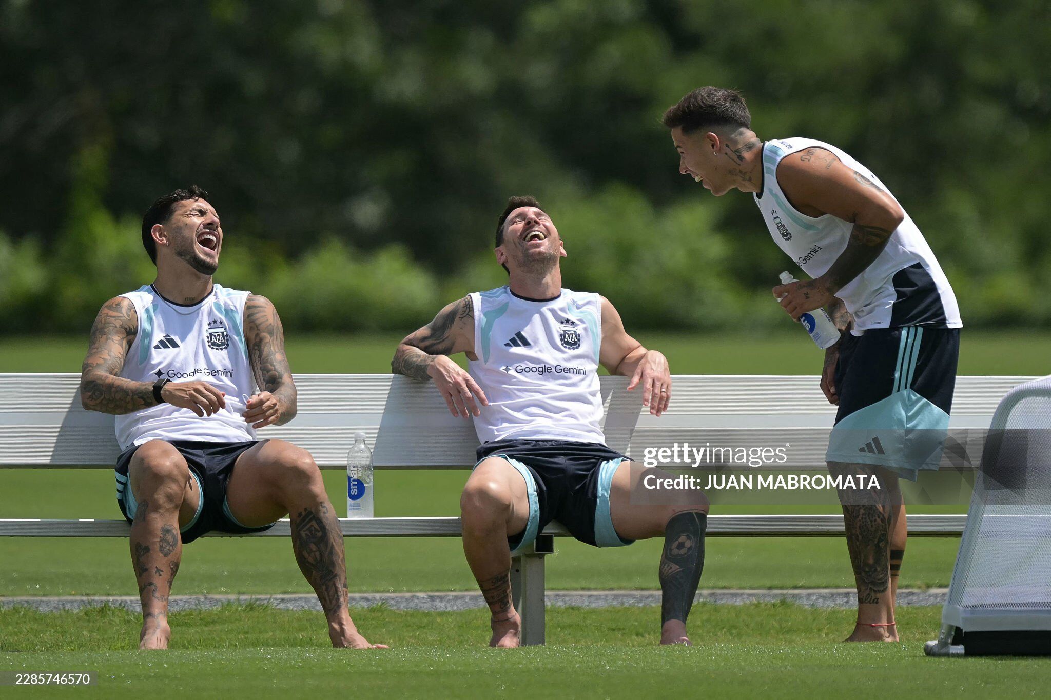 Argentina-so-tai-Tay-Ban-Nha-Sieu-sao-Messi-gay-sot-voi-tuyet-chieu-tap-messi-argentina-t---p-luy---n-9-495-1200-1784369189-826-width2048height1365.jpg