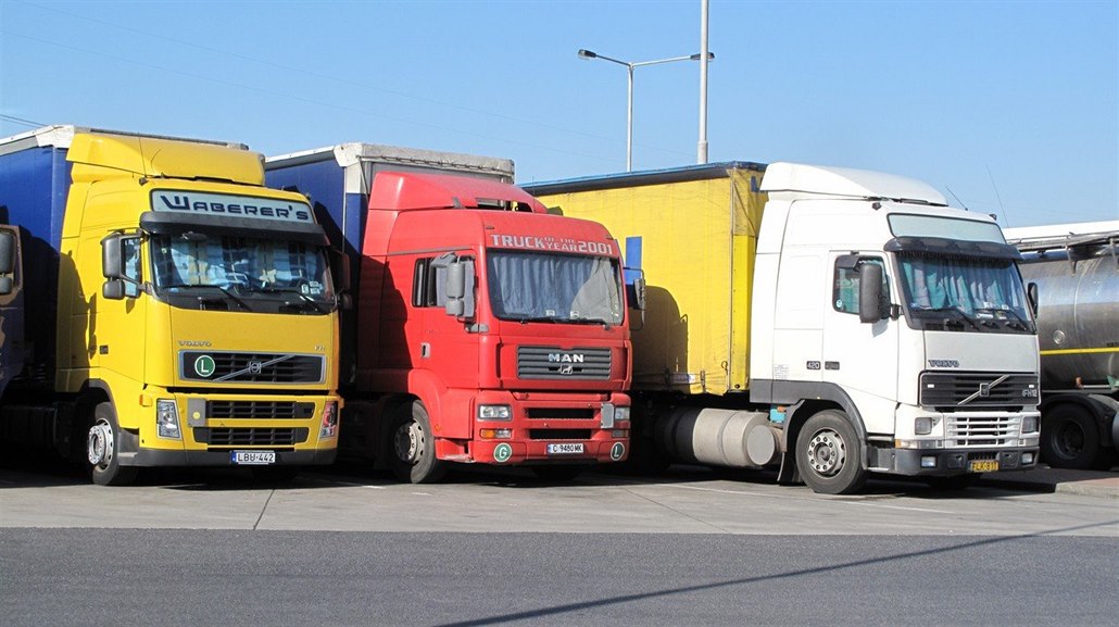 BUR7305c8_kamio (1).jpg