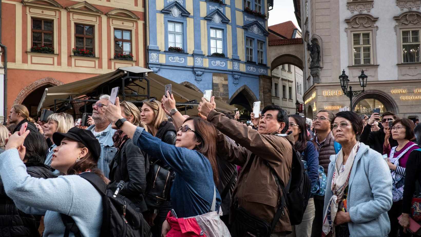 Chinese-Tourists-czechia.jpg