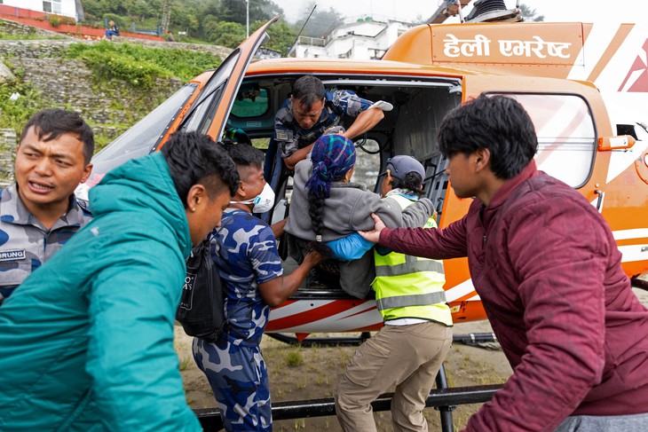 Cứu hộ nepal.jpg