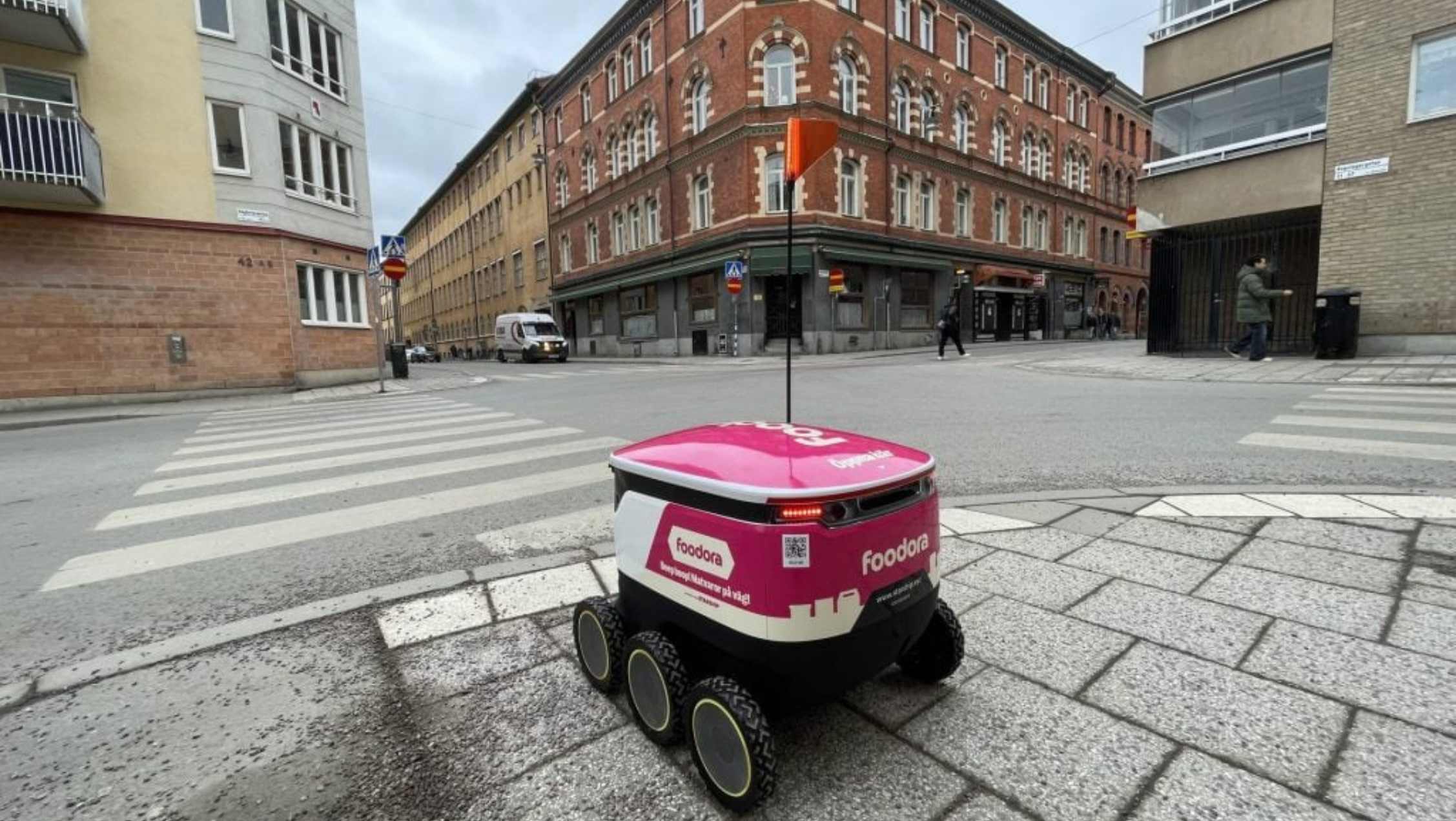 Food-Delivery-Robots-prague.jpg