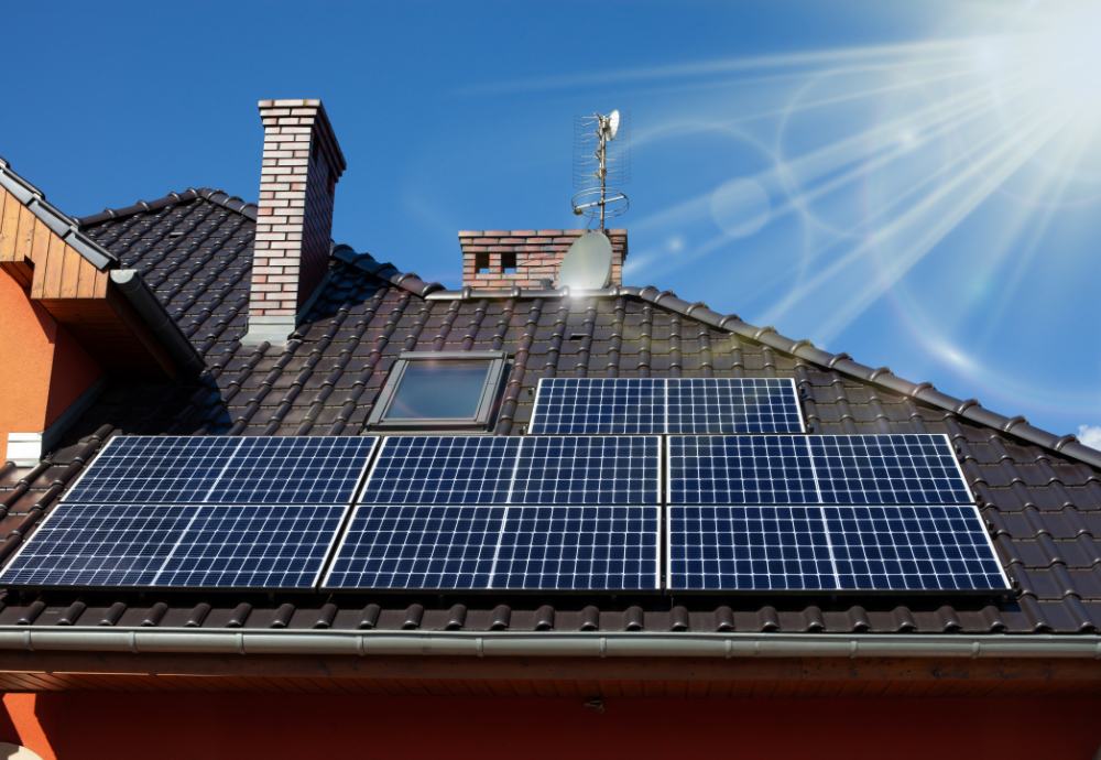 Fotovoltaické panely na rodinném domě (1).jpg