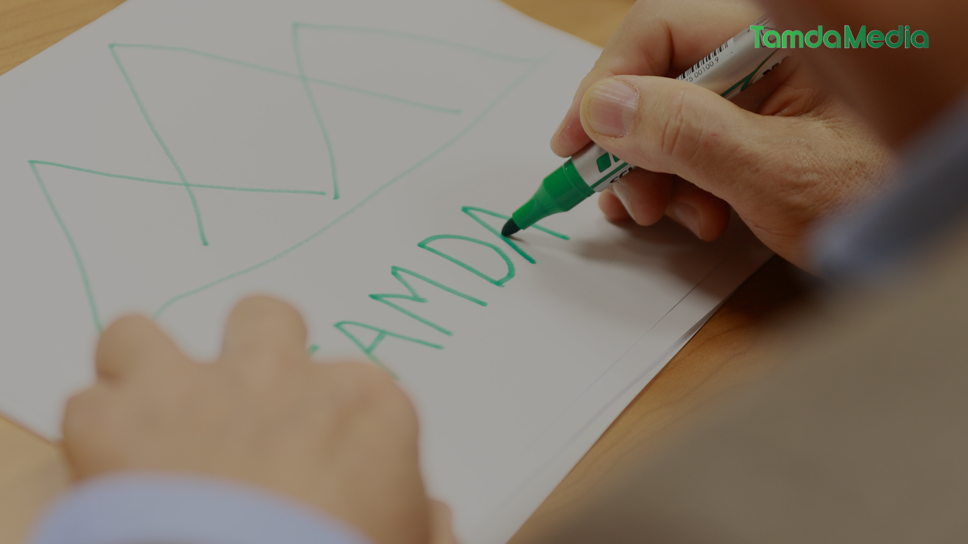 HINH THO.04_20_37_01.Still005.bmp