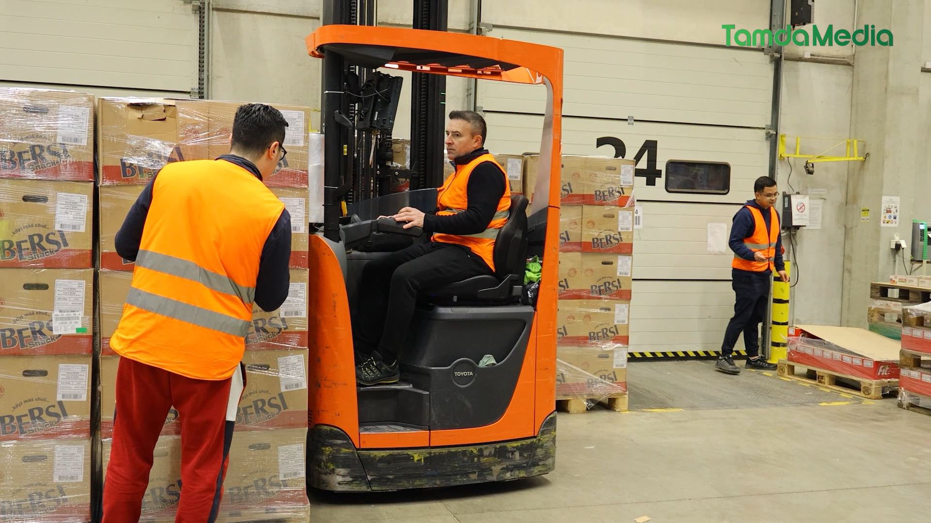 HINH THO.04_25_26_02.Still022.bmp