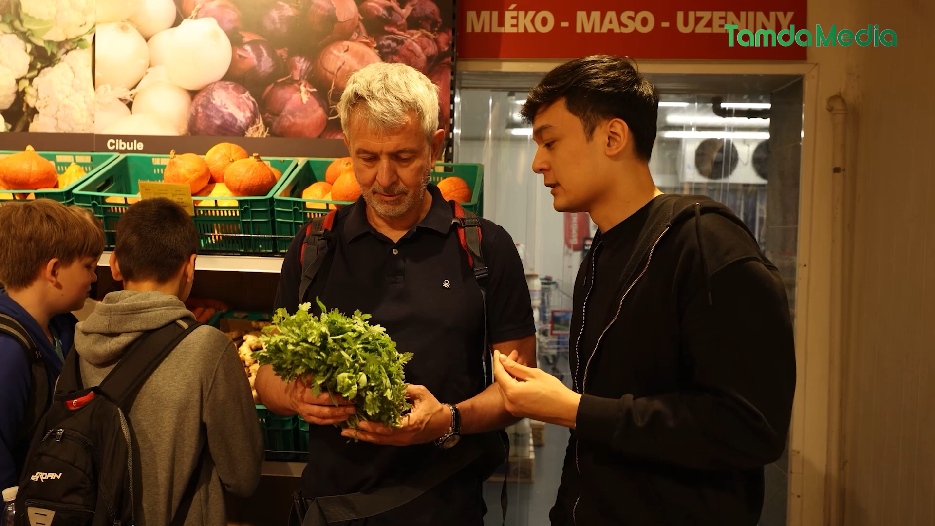 HINH THO.04_26_57_10.Still028.bmp