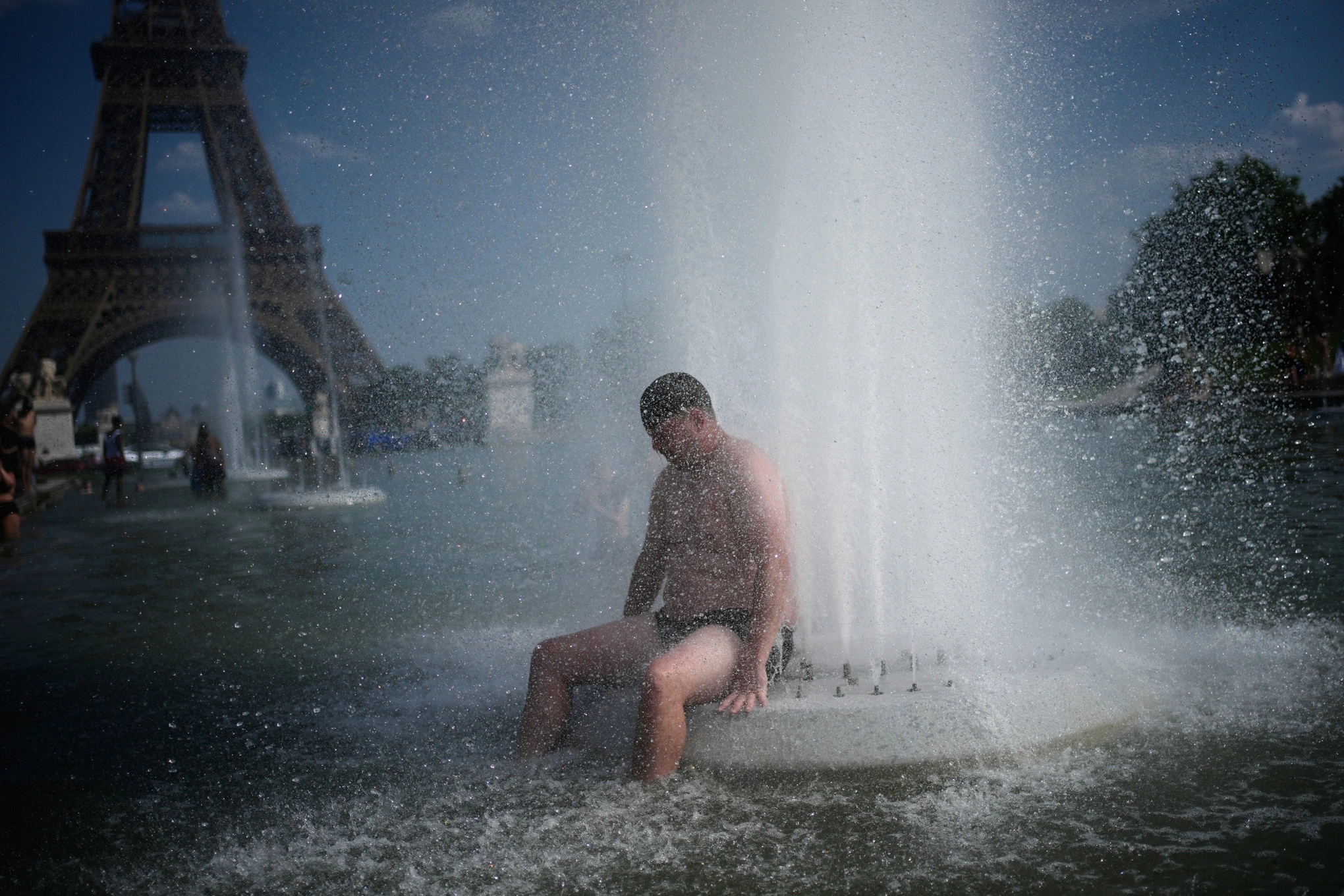 Làm mát Paris.webp