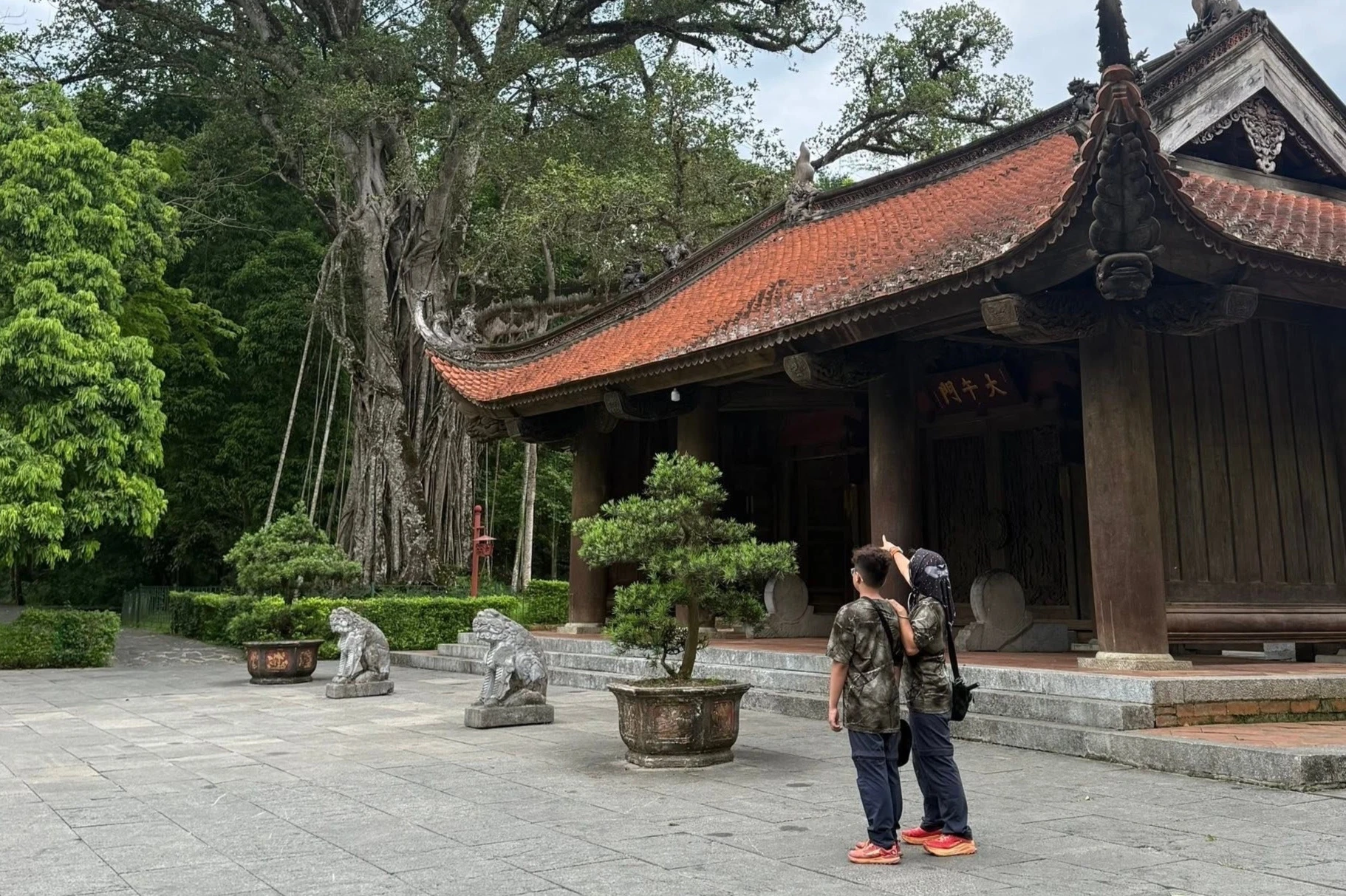 Mẹ con.webp