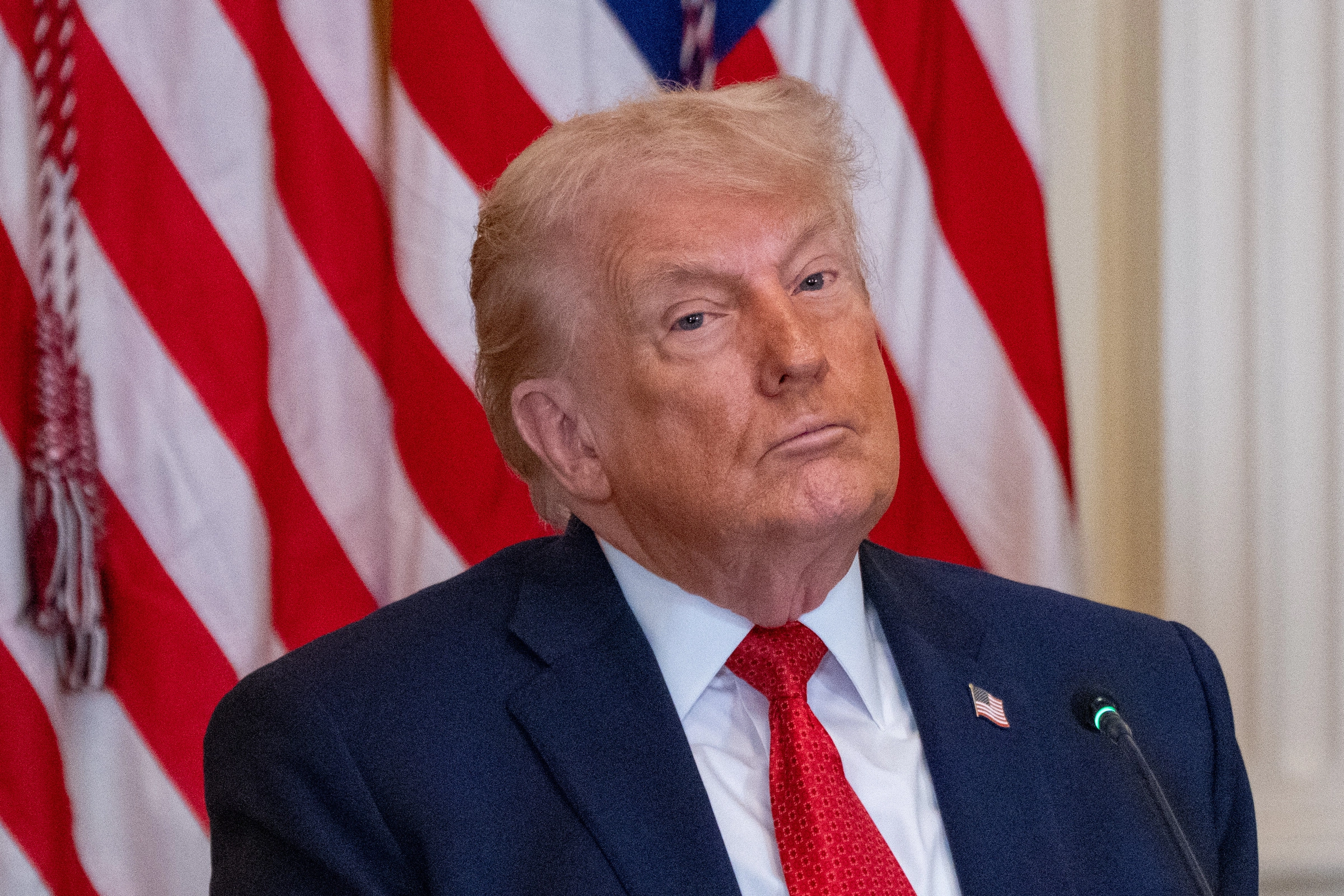 Một năm trump chao đảo tg.png