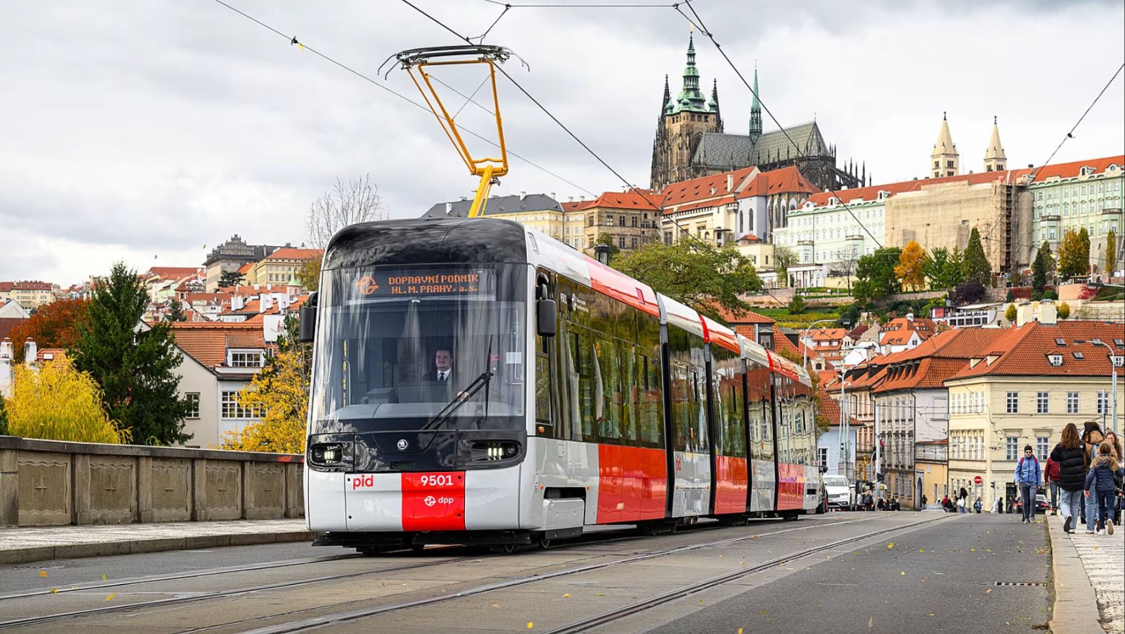 New-52T-Trams-prague.jpg