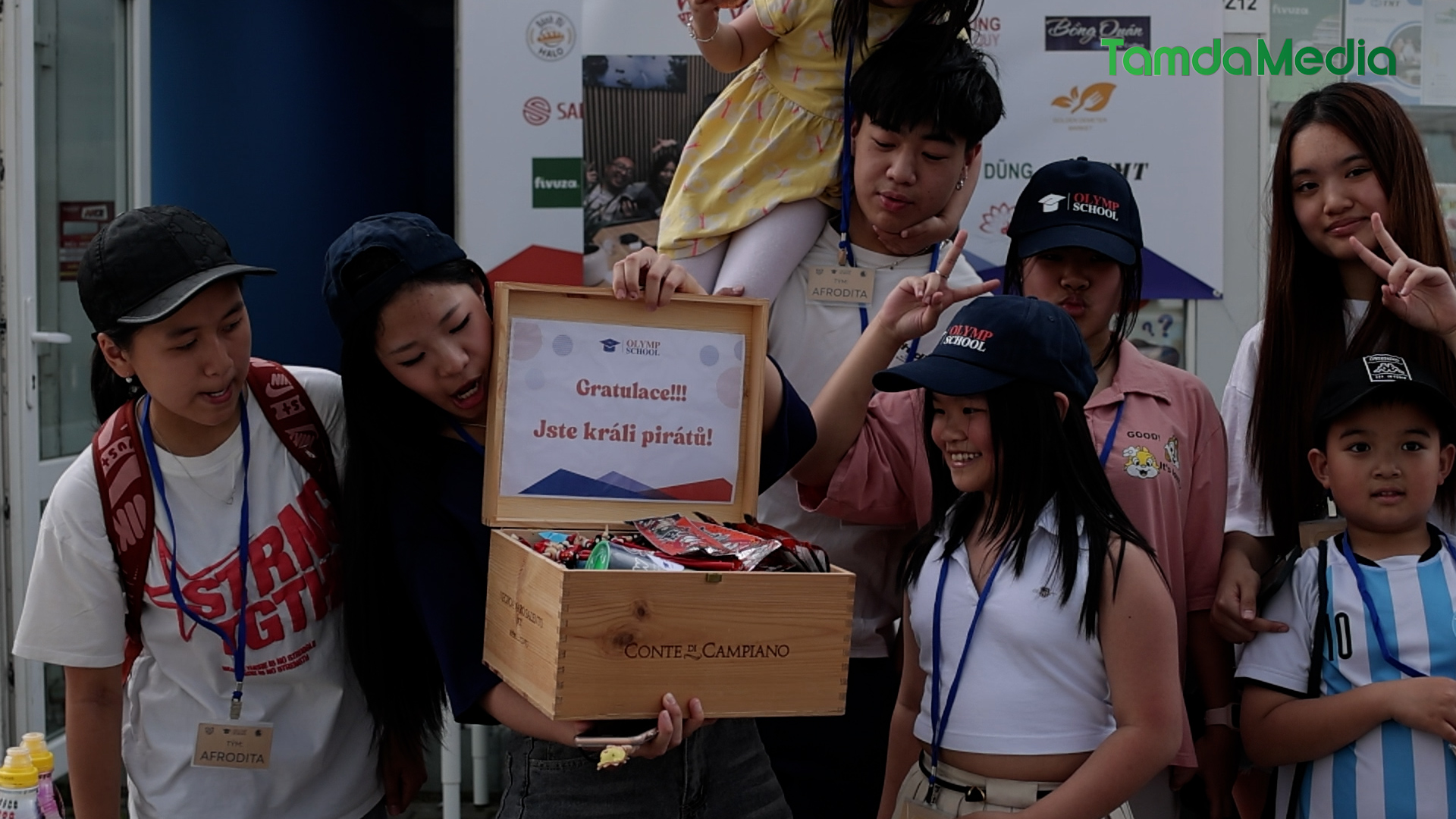PHONG_SU_01_06_09_28_Still014_3c3abf8df1.jpg