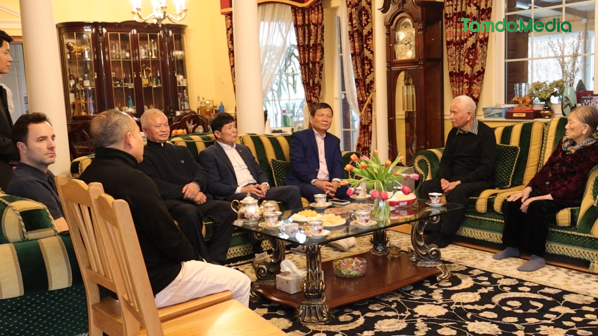 PHONG SU T.00_13_39_01.Still005.bmp