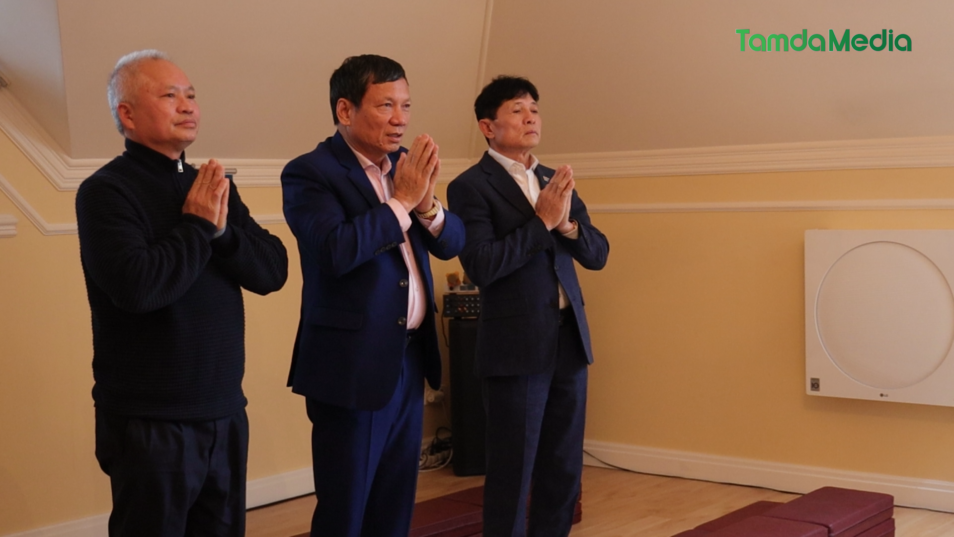 PHONG SU T.00_17_57_16.Still010.bmp