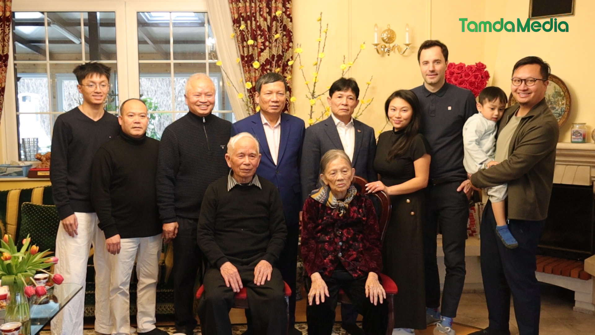 PHONG SU T.00_18_36_21.Still011.bmp