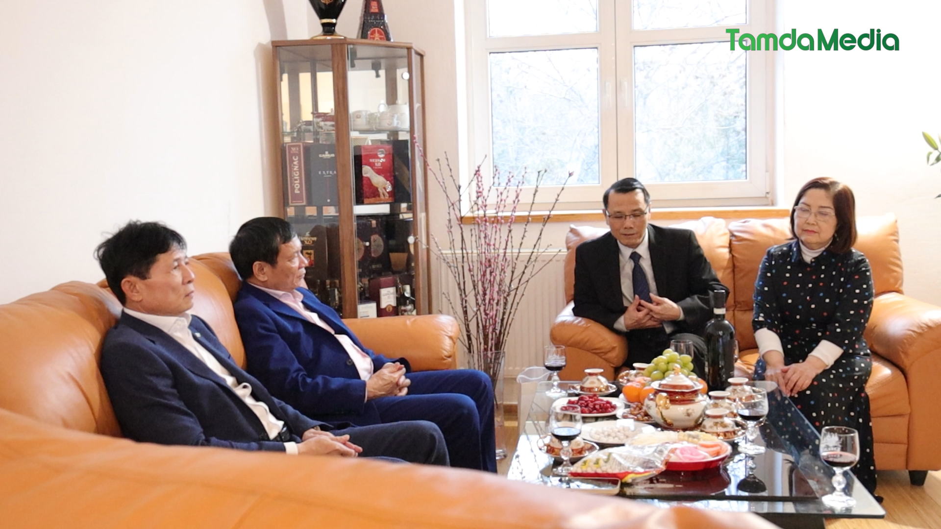 PHONG SU T.00_28_27_20.Still017.bmp