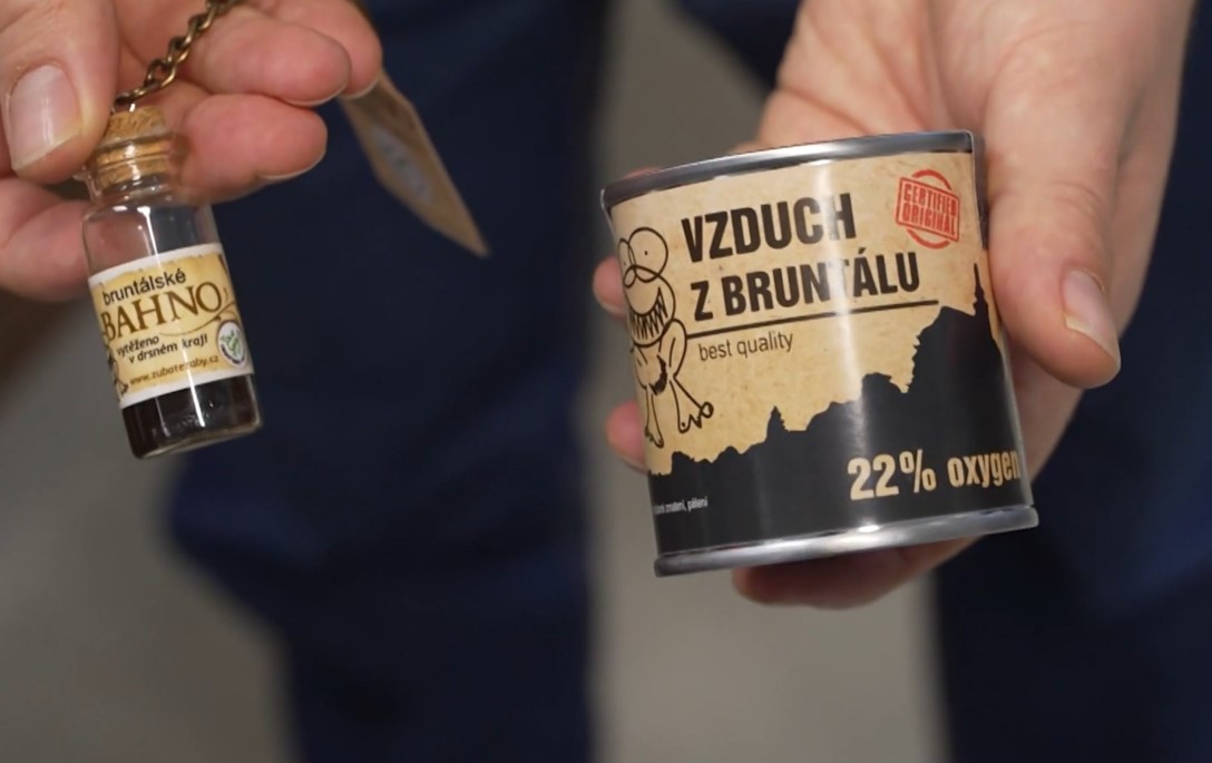 Quà lưu niệm.jpg