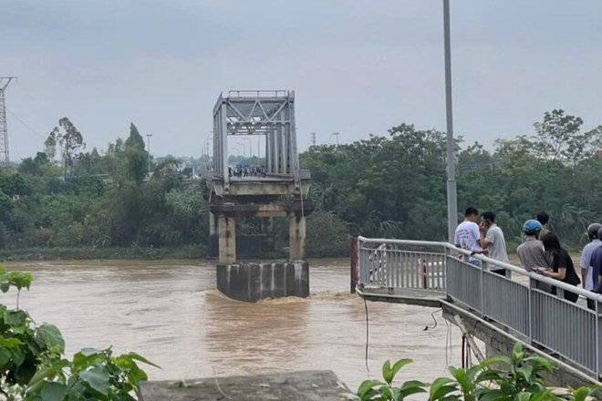 Sap-Cau-Phong-Chau.jpg