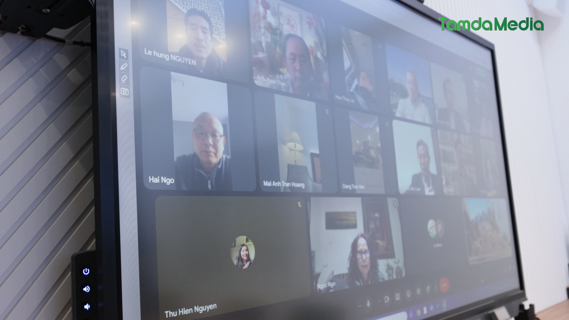 Sequence 04.00_00_14_05.Still001.bmp