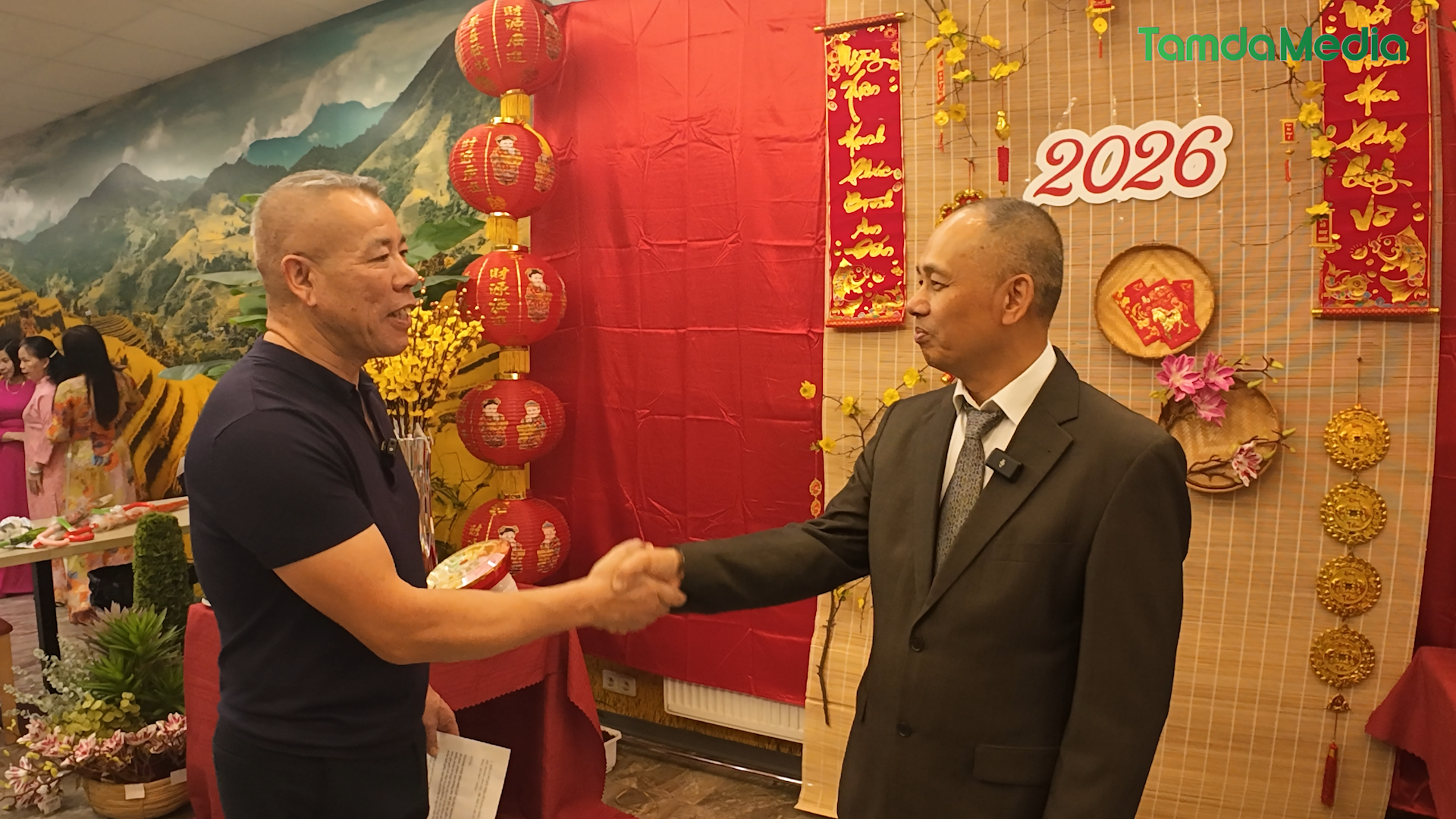 Sequence 17.00_00_14_14.Still001.bmp