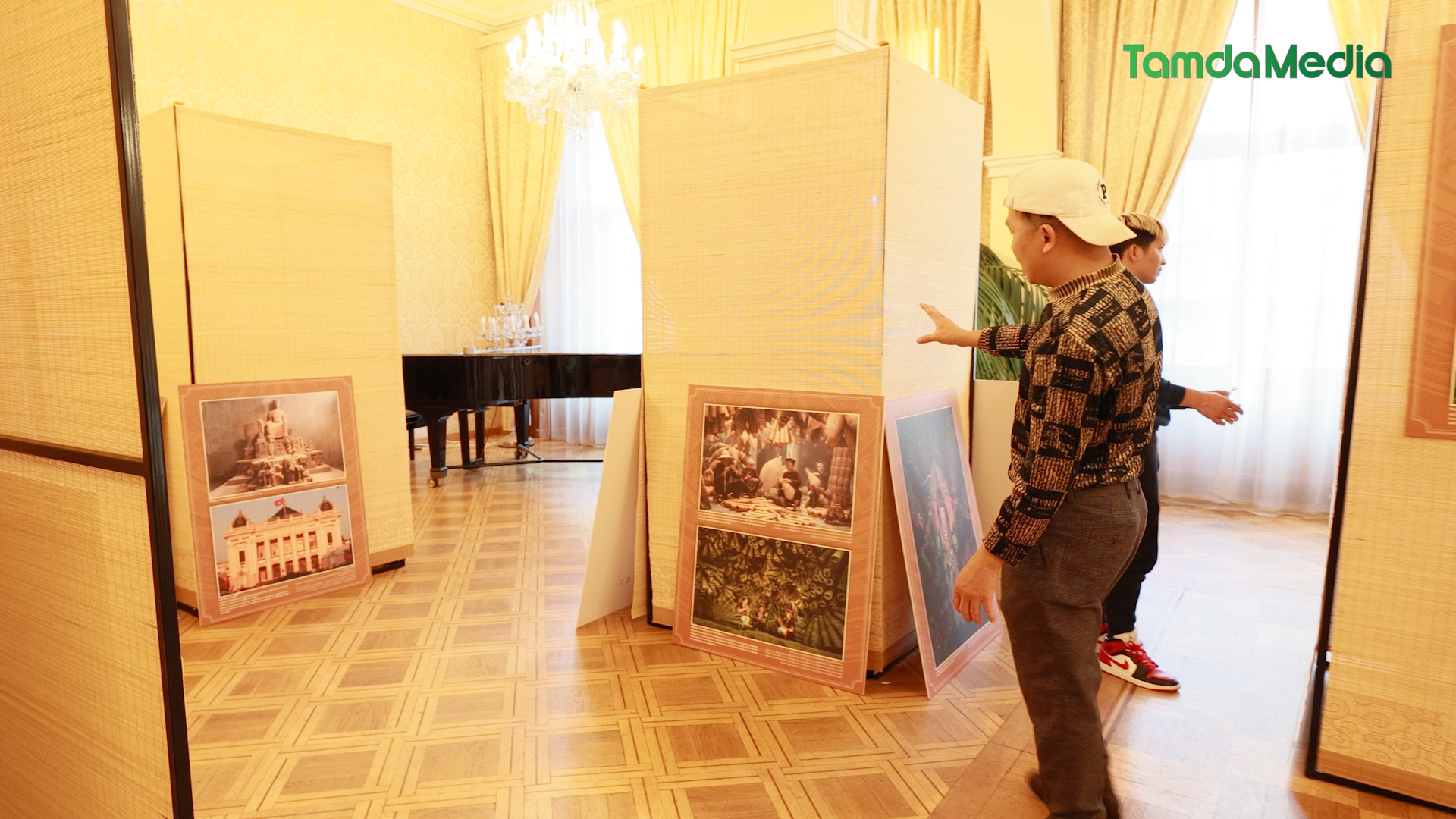 Sequence 17.00_04_37_13.Still002.bmp