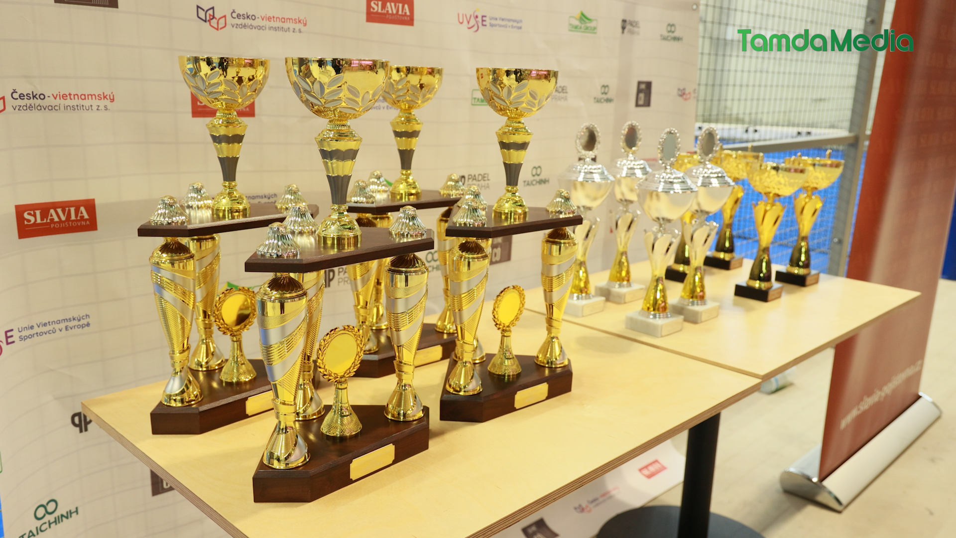 Sequence 17.00_05_16_05.Still009.bmp