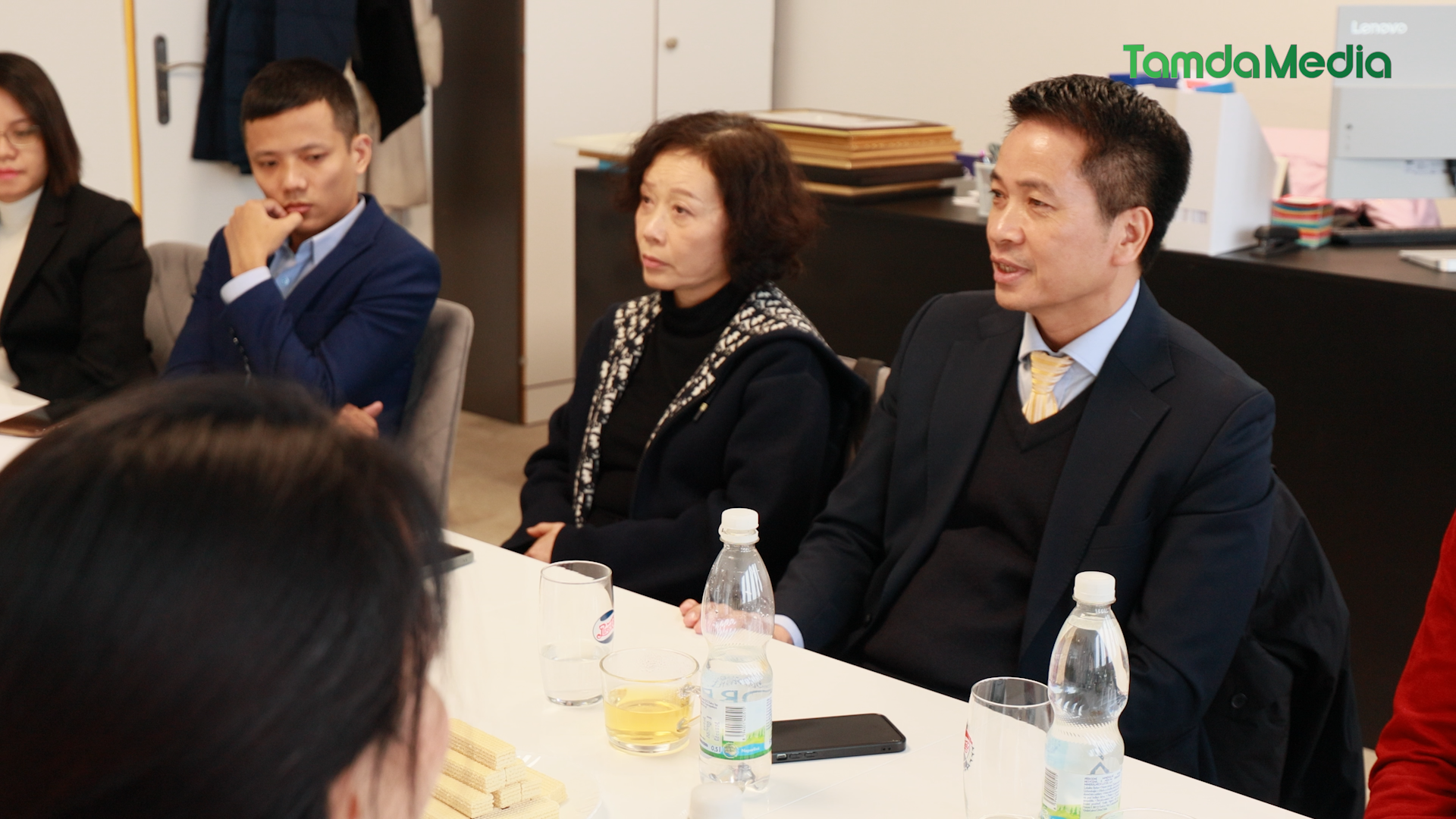 Sequence 17.00_07_19_03.Still003.bmp