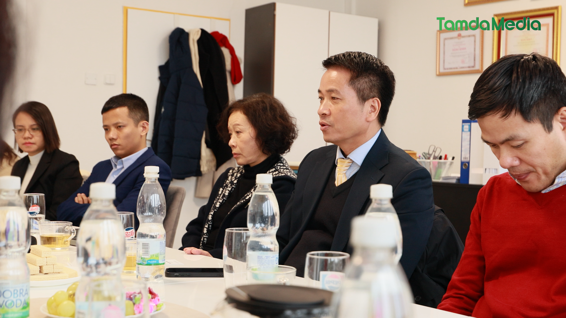 Sequence 17.00_07_31_07.Still005.bmp