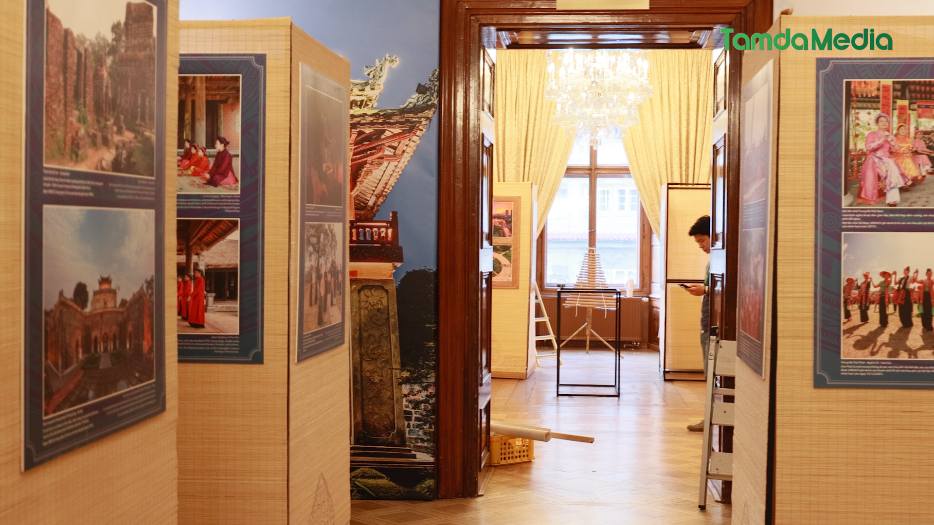 Sequence 17.00_13_49_27.Still007.bmp