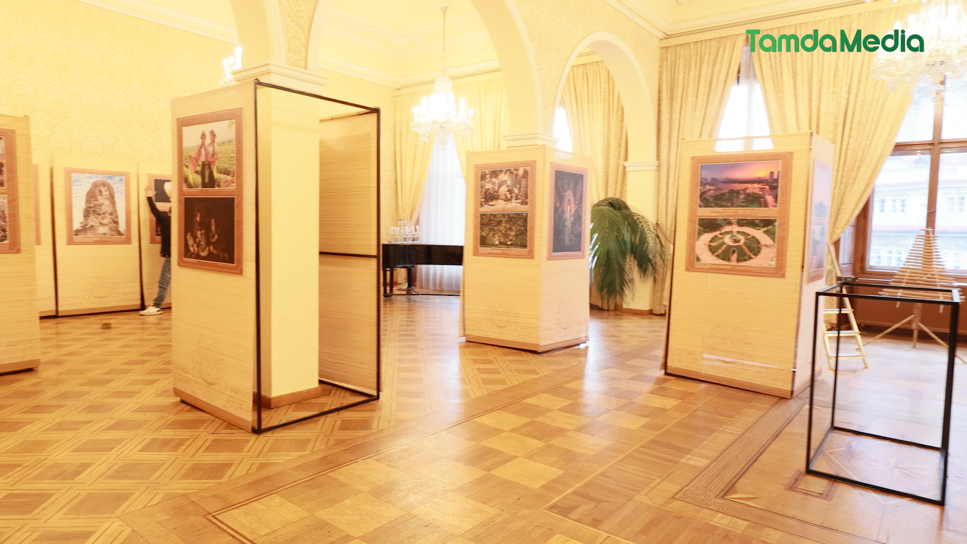 Sequence 17.00_15_30_29.Still010.bmp