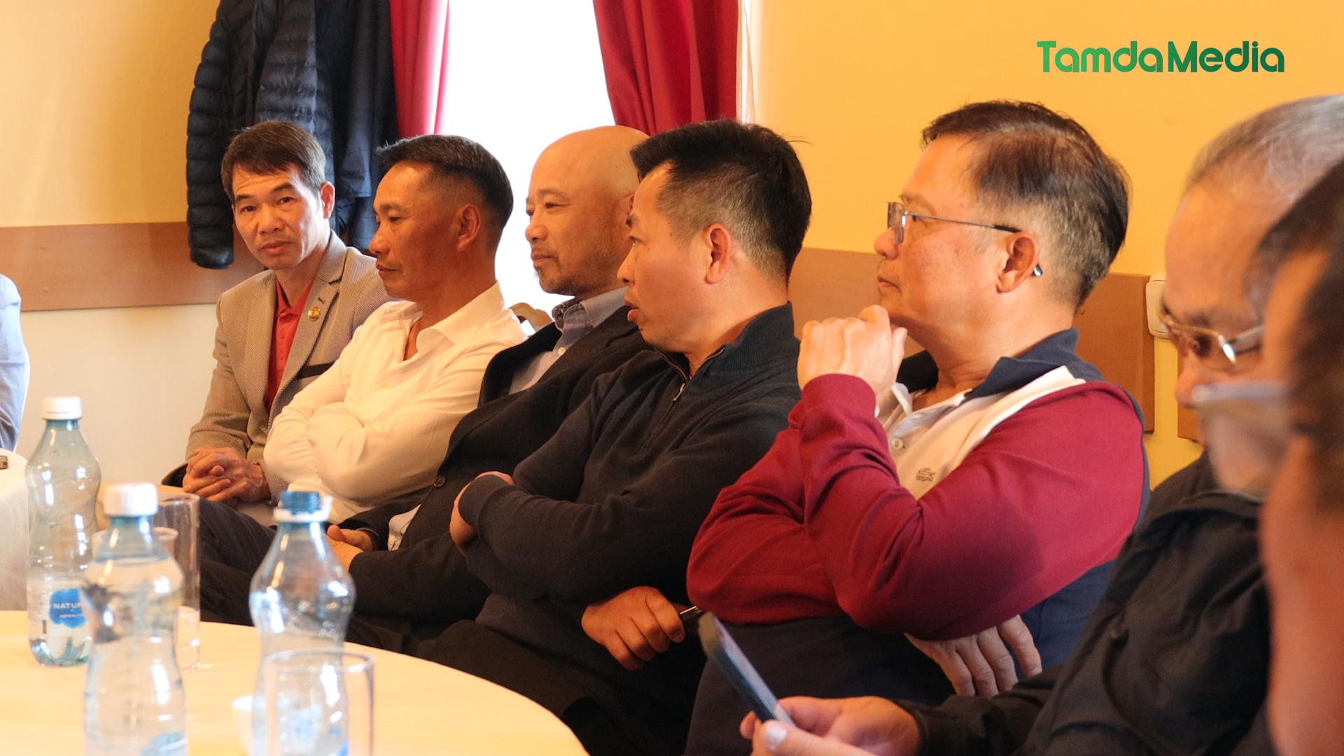 Sequence 17.00_17_55_12.Still009.bmp