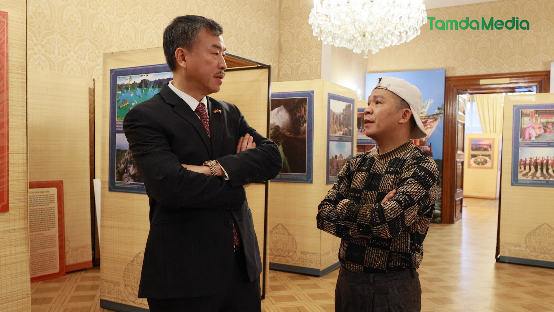 Sequence 17.00_18_55_06.Still014.bmp