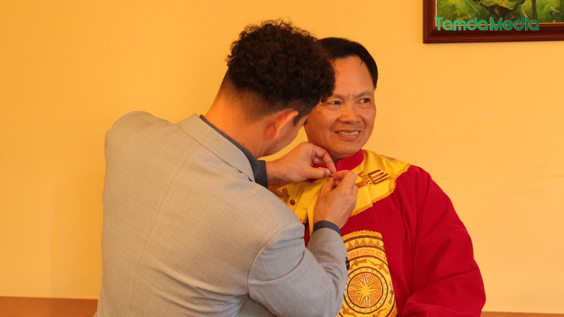 Sequence 17.00_24_49_12.Still012.bmp