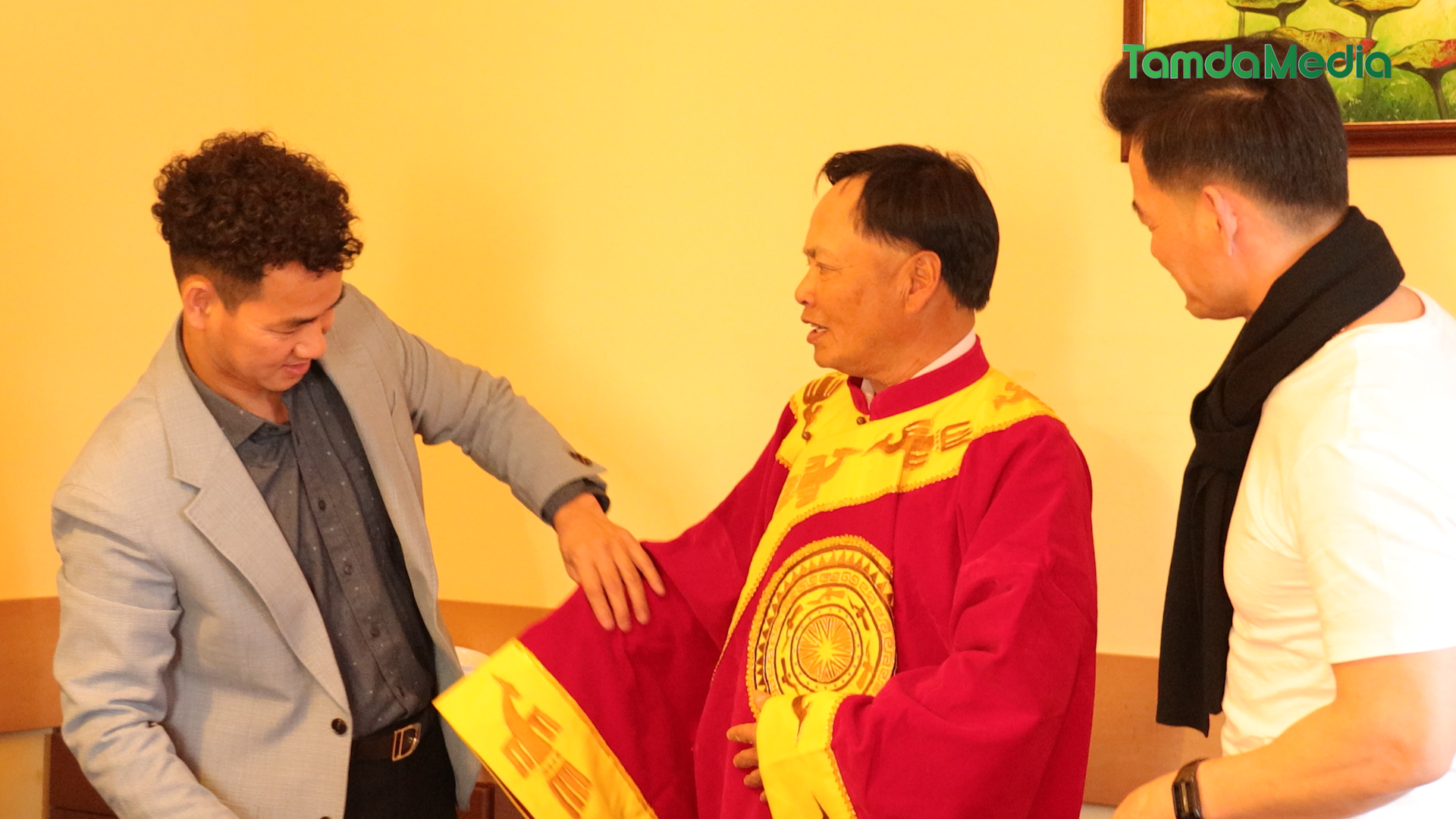 Sequence 17.00_24_56_14.Still013.bmp