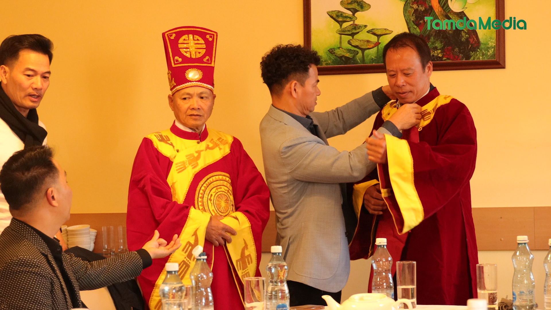 Sequence 17.00_25_57_02.Still015.bmp