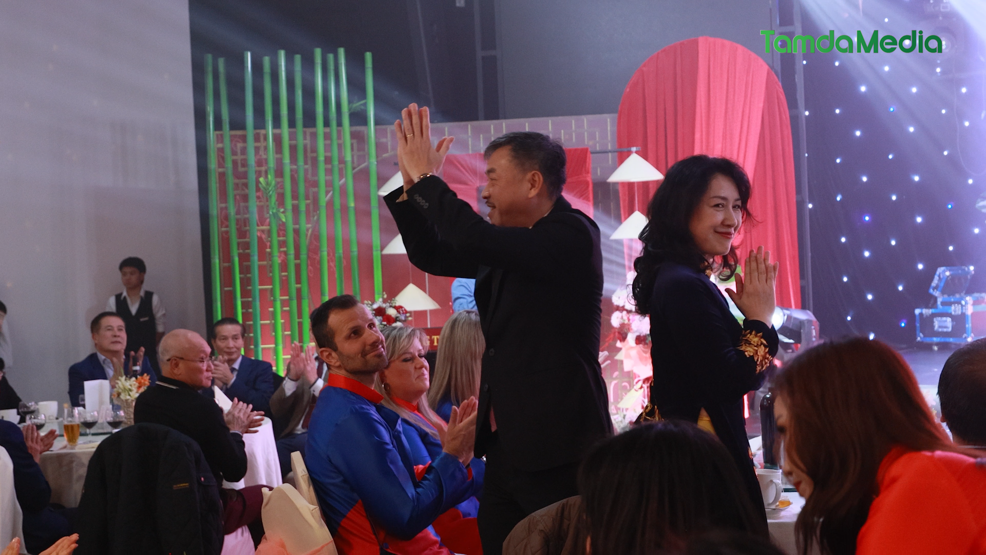 Sequence 17.00_58_34_15.Still001.bmp