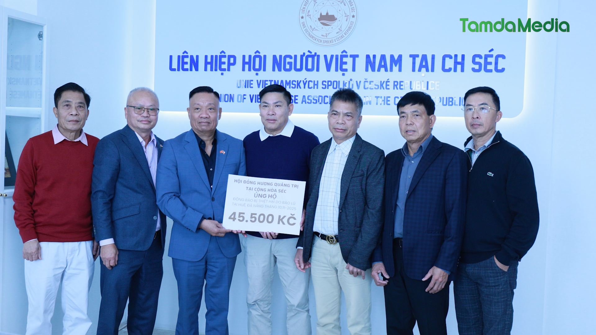 Sequence 18.00_00_08_14.Still001.bmp